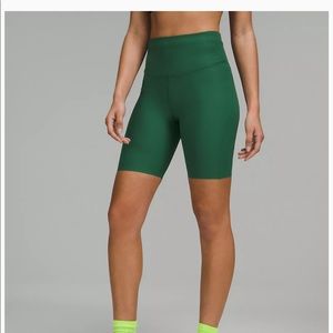 Lululemon Base Pace HR Short 8” ribbed.